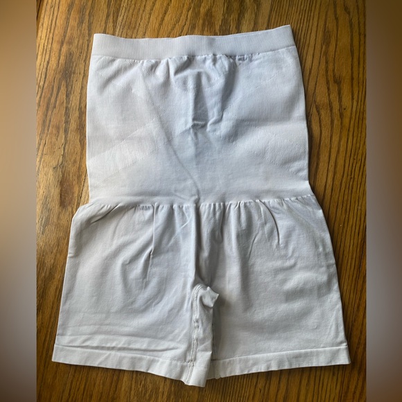 BLANQI® Everyday™ Postpartum Belly Support Girlshort - Pale Nude / Large - Picture 8 of 9